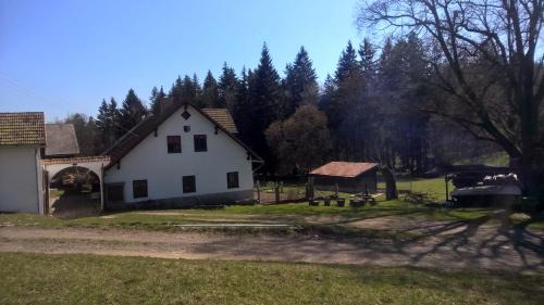Stachy House | Kovářův mlýn
