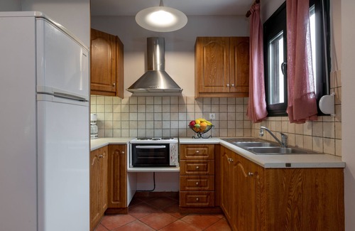 Kaligata House | Koxyli Village Studios & Apartments