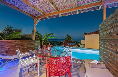 Amoudi Apartment | Kozanos Suites with Private Pool