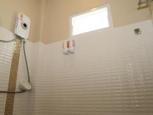 Pak Nam Pran Hotel | KP Mountain Beach