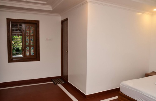 Thiruvidaimarudur Hotel | KPS Resort
