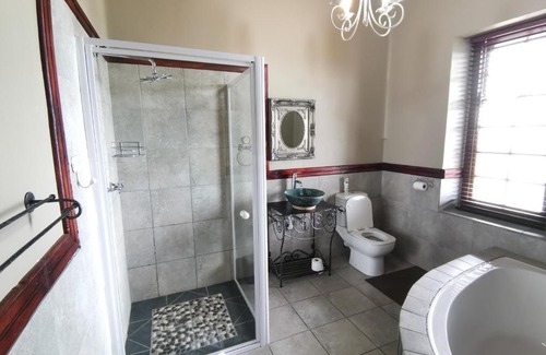 Msukaligwa Bed & Breakfast | Kralinbergh Estate Guesthouse