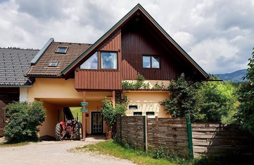 Weissenbach Apartment | Kreuzgiebel - App. with 3 bedrooms; shower, WC - Abenteuerhof Schiefer