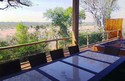 Buffelspruit Cabin | Kruger National Park Mjejane Private Game Reserve