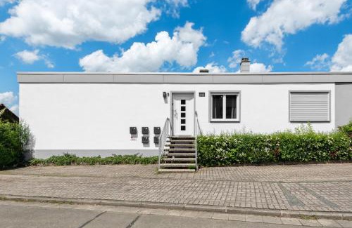 Kaiserslautern Apartment | KStay Apartments - Kaiserberg - Kitchen - WIFI - Parking