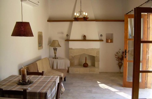 Kato Akourdalia House | Ktima Charitini 2