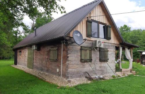 Karlovac Apartment | Kuća za odmor uz rijeku Utinju
