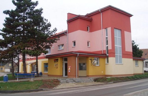 Sedlec House | Kulturně Společenské Centrum