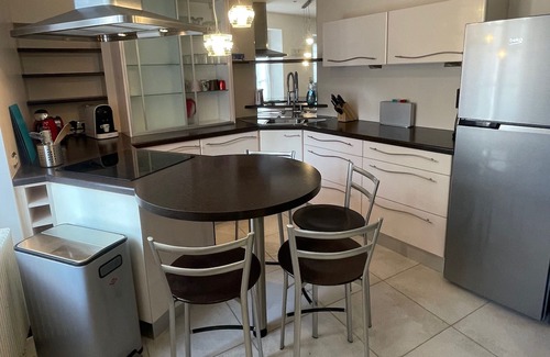 Luc-sur-Mer House | Kuma YourHostHelper