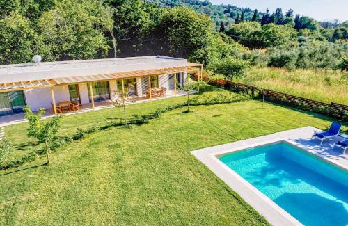Termenades House | Kumquart Guesthouse, 20 people, private pool