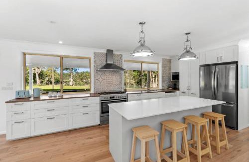 Malua Bay House | Kurrajong at Malua managed by Batemans Bay Accom