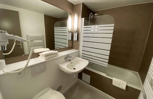 Fontenay-Tresigny Hotel | Kyriad Fontenay Tresigny