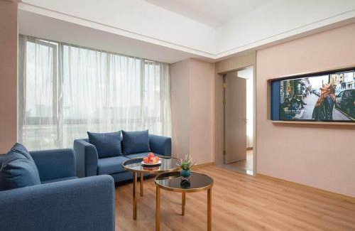Gangbei District Hotel | Kyriad Hotel Guigang Wuyue Plaza Railway Station
