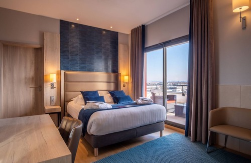 Porte Des Alpes - Mi Plaine - Manissieux Hotel | Kyriad Prestige Lyon Est - Saint Priest Eurexpo Hotel and Spa