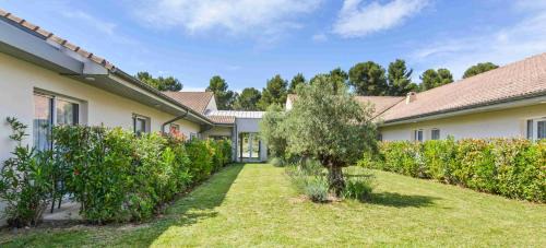 Cabries Apartment | Kyriad Résidence Cabriès - Plan de Campagne