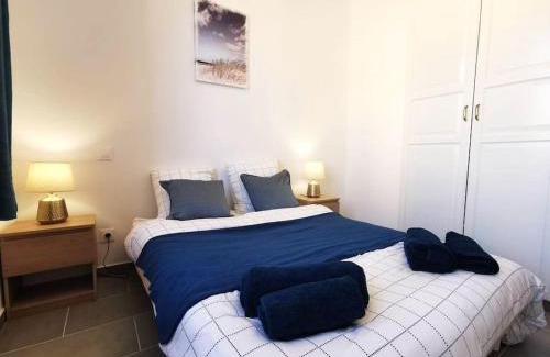 Miramas Apartment | L'Élégant Duplex - Clim I WIFI I Proche du centre-ville