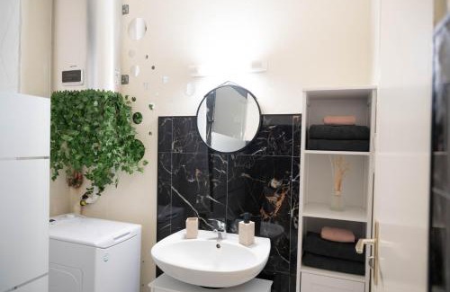 Lingolsheim Apartment | L’Élégant - T2 - 10 min aéroport - Parking privé