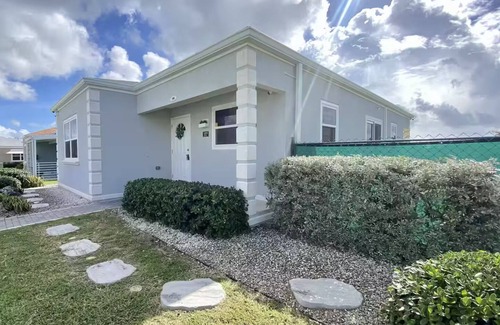 Charnocks House | l'Abode Gris - Modern 3br/2ba Vacation Rental in Barbados