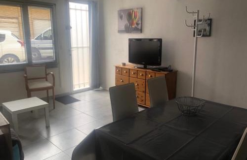 Port Rive Gauche Apartment | L appart d Ange 2 idealement situe 47m2 entre le port et le village