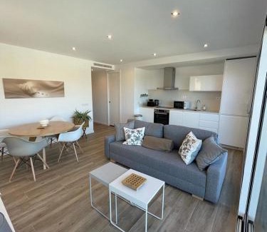 Llanca Apartment | L'ARMONIA entre la Farella i Cau del LLOP