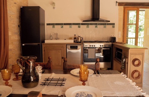 Le Bugue Apartment | "L'Atelier De Francine" + "La Chapelle Aux Roses"