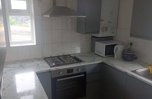 London Borough of Hounslow House | L'Auberge close Syon Lane Station and Heathrow