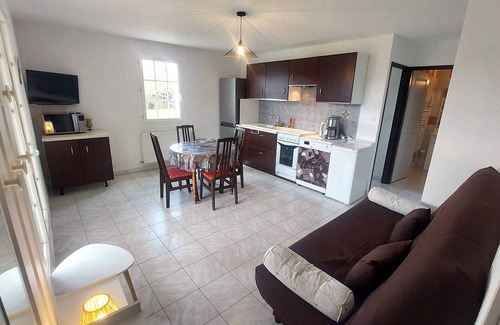 La Batie-Neuve Apartment | L'Ecrin is a 3-star furnished tourist accommodation.