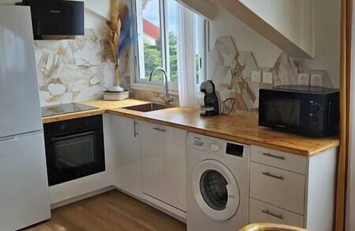 Basse-Terre Apartment | L'écrin jaune: Apartment with 180° sea view!