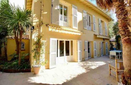 Juan-les-Pins Villa | L'Eden House - Maison hyper centre plages 2min à pied piscine