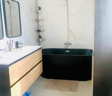 Sainte-Clotilde Apartment | L'Escale Métisse, spacieux, clim, terrasse, parking, à 10 min de l'aéroport