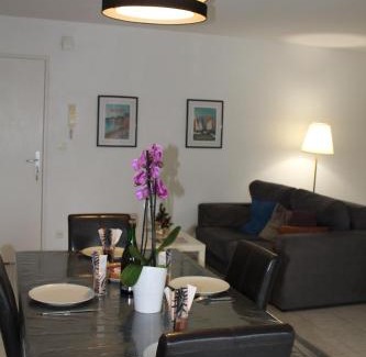 Plerin Apartment | L'ESTRAN, 4 kms des plages, port, GR 34 et 2 h 15 Paris LGV