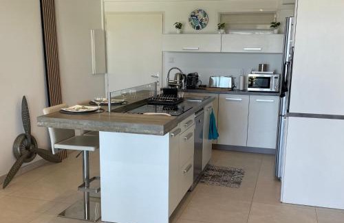 St Gilles-les-Bains Apartment | L'Hémisphère Sud, vue sur mer & port