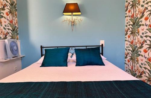 Mejannes-les-Ales Villa | L'Hacienda