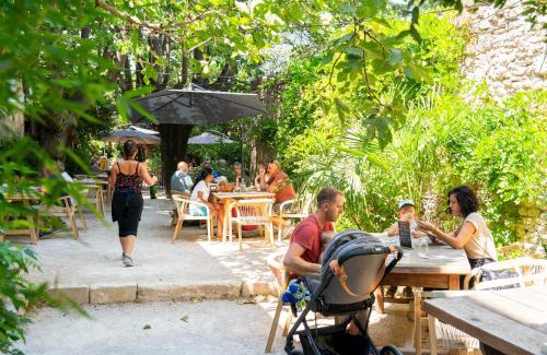 Villeneuve-les-Avignon Bed & Breakfast | L'Heure Bleue