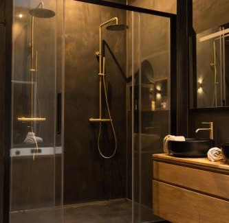 Saint-Martin-du-Littoral House | L'inattendu - Loveroom chic et spacieuse avec jacuzzi