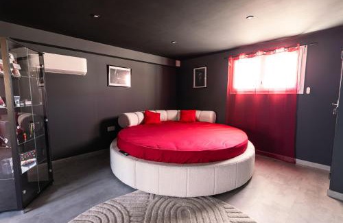 La Ferte-Gaucher Apartment | L'Interdit, Confort et Sensualité
