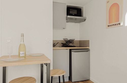 Decines-Charpieu Apartment | L'Oasis de Décines