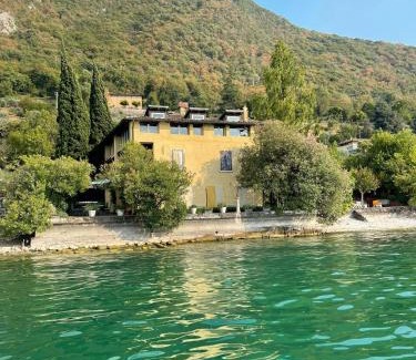 Sulzano Bed & Breakfast | L'Oleandro sul Lago d'Iseo B&B