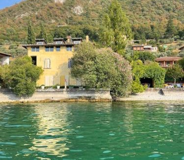 Sulzano Bed & Breakfast | L'Oleandro sul Lago d'Iseo B&B