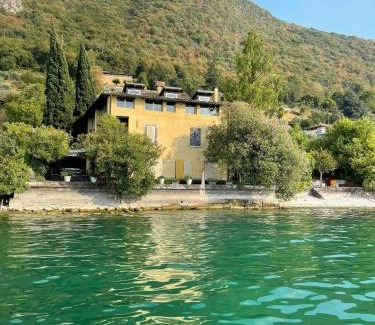 Sulzano Bed & Breakfast | L'Oleandro sul Lago d'Iseo B&B