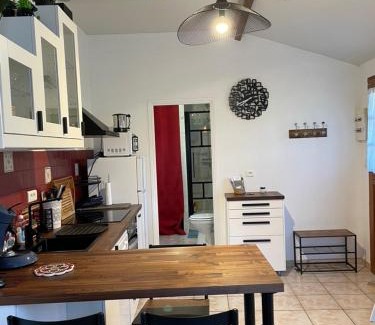 Tully House | L'Opaline