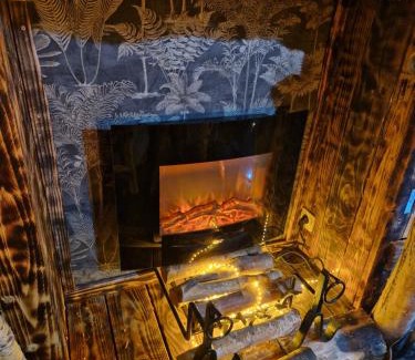 Jemeppe-sur-Sambre Bed & Breakfast | L'or ent Légendes
