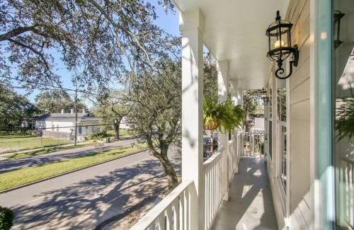 Faubourg Delassize Villa | La Belle Cottage II 2queenbeds 10min to French Qtr