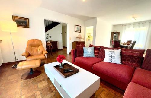 Queven House | La Bichonne, familial, golf et commerces à pied