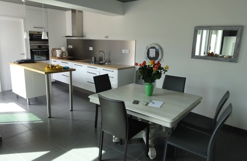 LʼAiguillon-sur-Mer House | La Cabane de la Mer 4 bedrooms 8 people