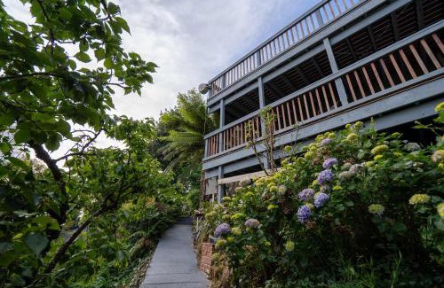 Upwey House | La Cachette in Upwey 3BR Retreat with Mountain Views