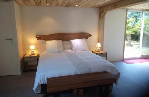 Samatan Bed & Breakfast | La Canette de Phil - Chambre d'hôtes, Indépendante - Vue sur piscine