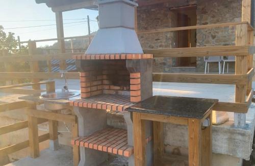 Berlanga del Bierzo House | La casa de la valla azul (San Miguel de Langre)