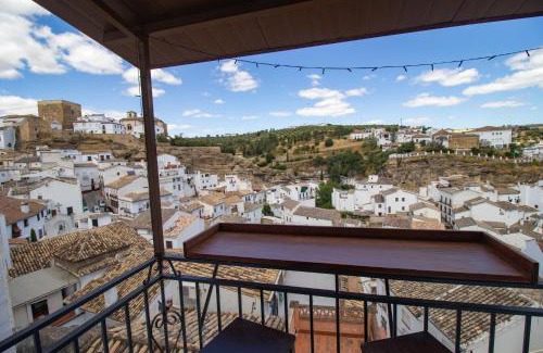 Setenil de las Bodegas House | La Casa de la Lela
