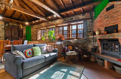 Santo Adriano House | La Casa De La Torre